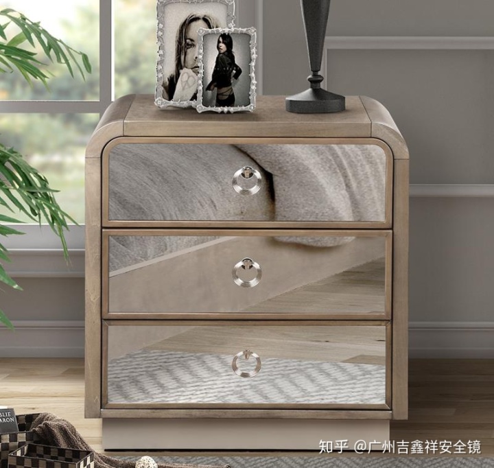 亚克力透光率是多少_黑色亚克力透光吗_亚克力透光装饰