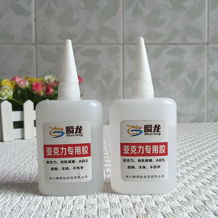 亚克力板的特性_亚克力吸塑板和雕刻版_雪弗板亚克力字