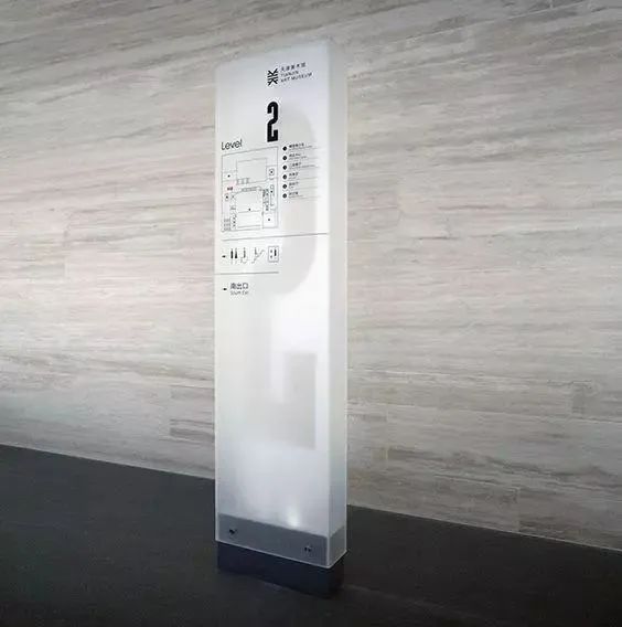 外露发光字体和亚克力子体那种比较好_亚克力板字体图片_亚克力灯箱板价格