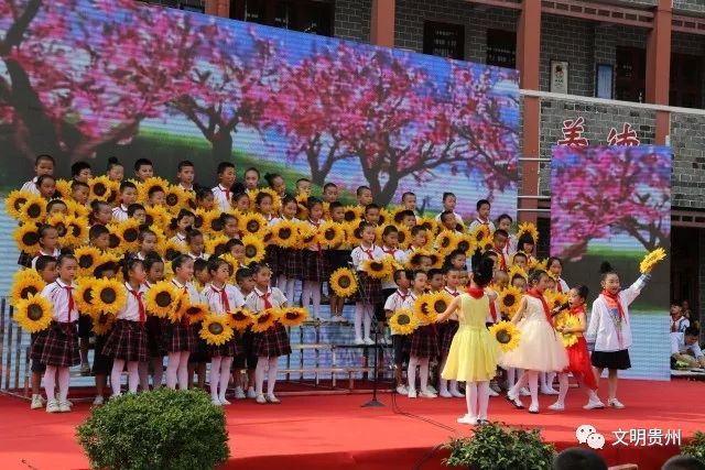 经典文化与流行文化_校园墙绘_经典校园文化墙主题