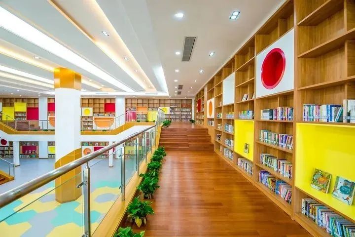 校园及校园周边安全主题教育班会_经典校园文化墙主题_经典文化与流行文化